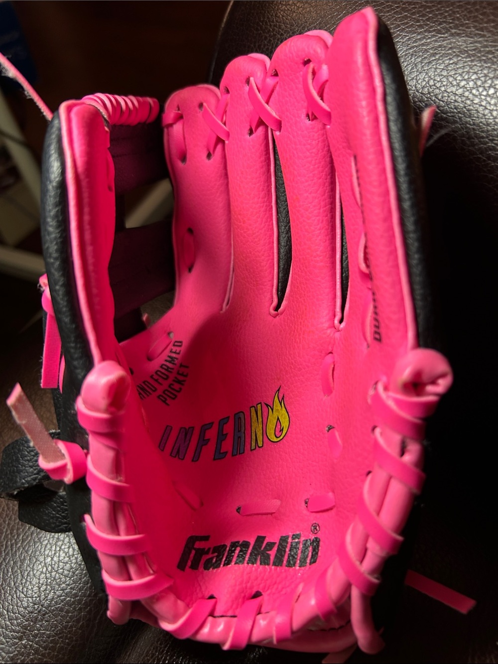Kids Pink FrANKLIN Baseball Glove - Inferno Series
Fits on left hand NEW NO tags